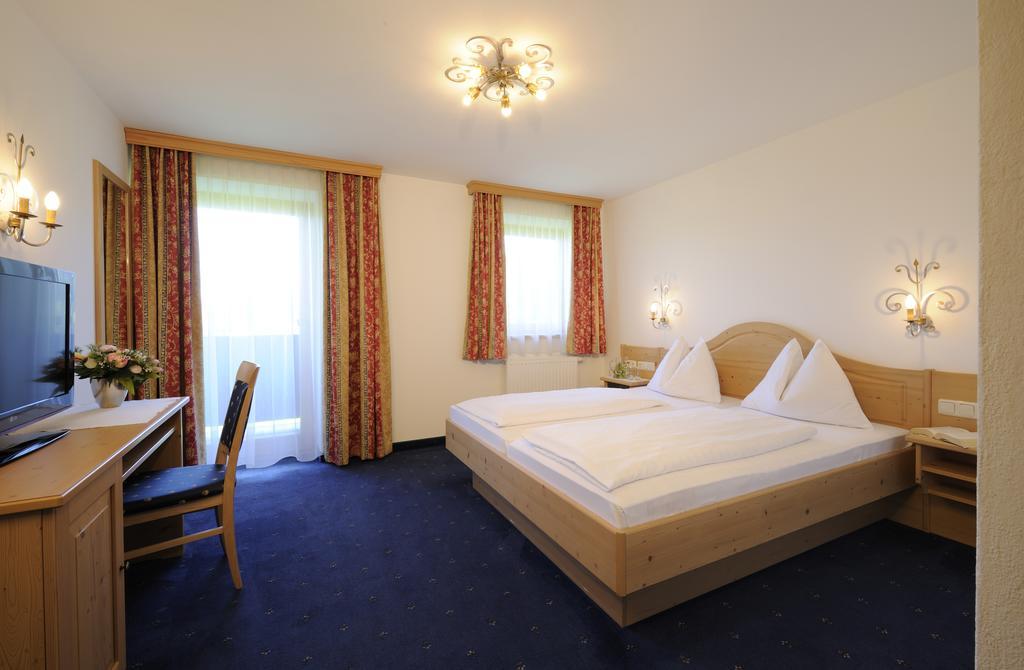 Hotel Blattlhof Going am Wilden Kaiser Room photo