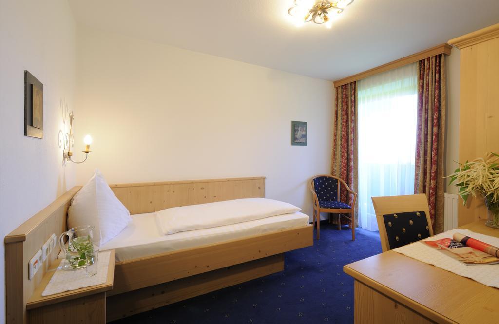 Hotel Blattlhof Going am Wilden Kaiser Room photo